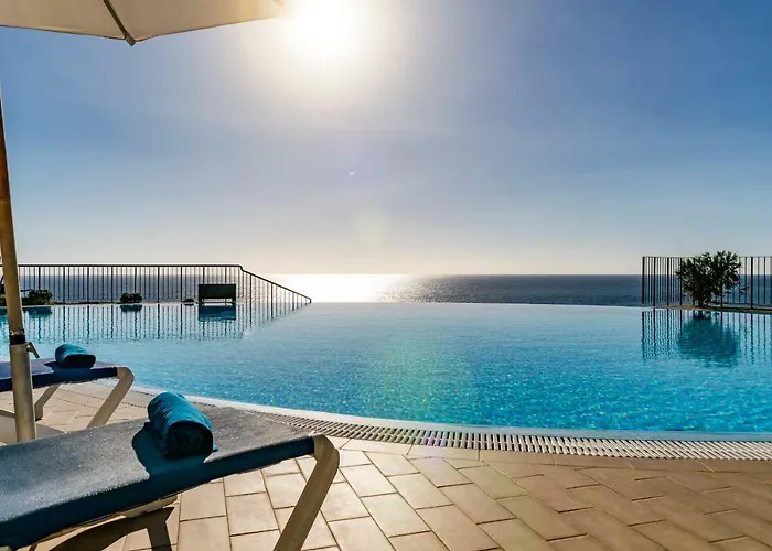 Formosa I By An Island * Funchal (Madeira)