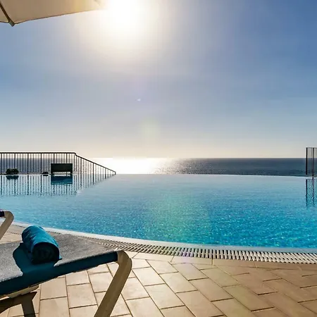 Formosa I By An Island * Funchal (Madeira)