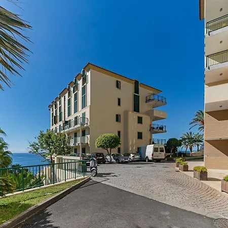 Formosa I By An Island Funchal (Madeira)