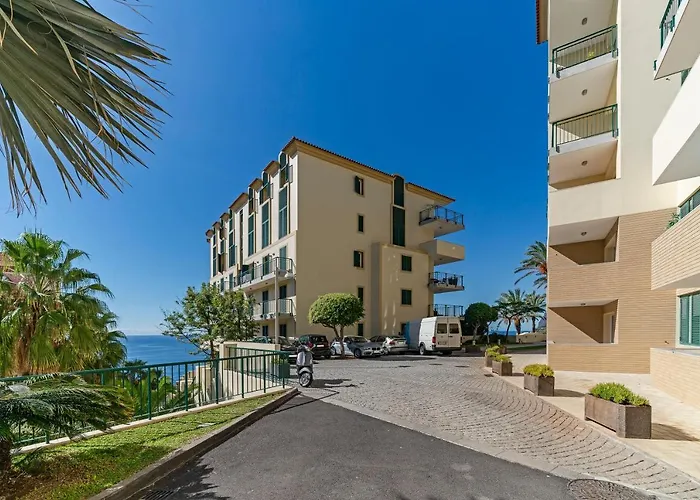 Formosa I By An Island Funchal (Madeira)